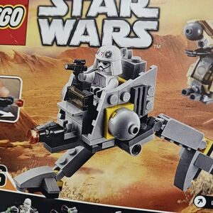 LEGO Star Wars Gray and Yellow Building Set